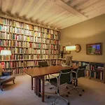 Luxurious Apartment Near Opera