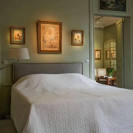 Luxurious Near Opera Paris